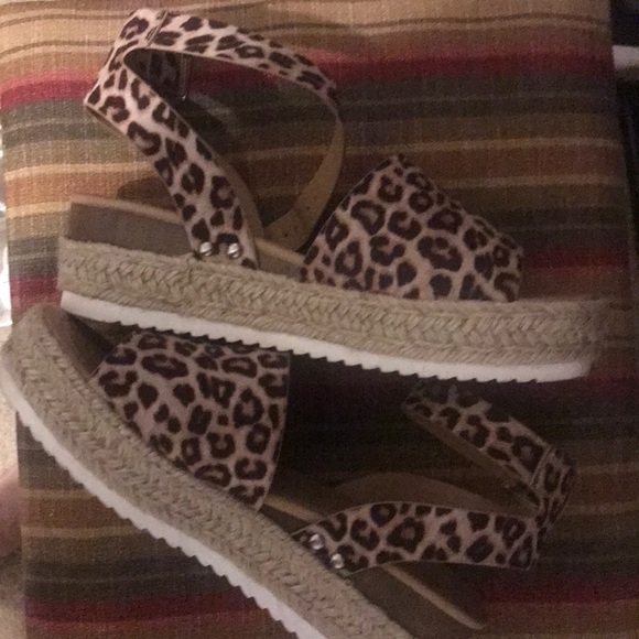 Soda Shoes - Cheetah Platform Sandals